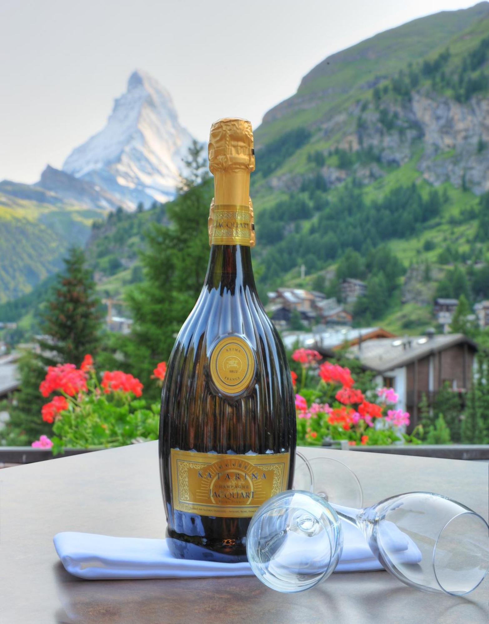 The Christiania Mountain & Spa Resort Zermatt Bagian luar foto